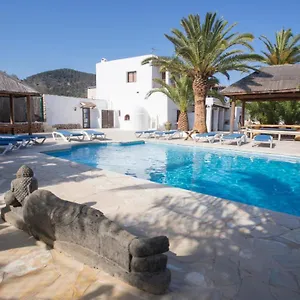 Villa Daniel Is In A Great Location Just 5 Mins By Taxi Into Playa Den Bossa